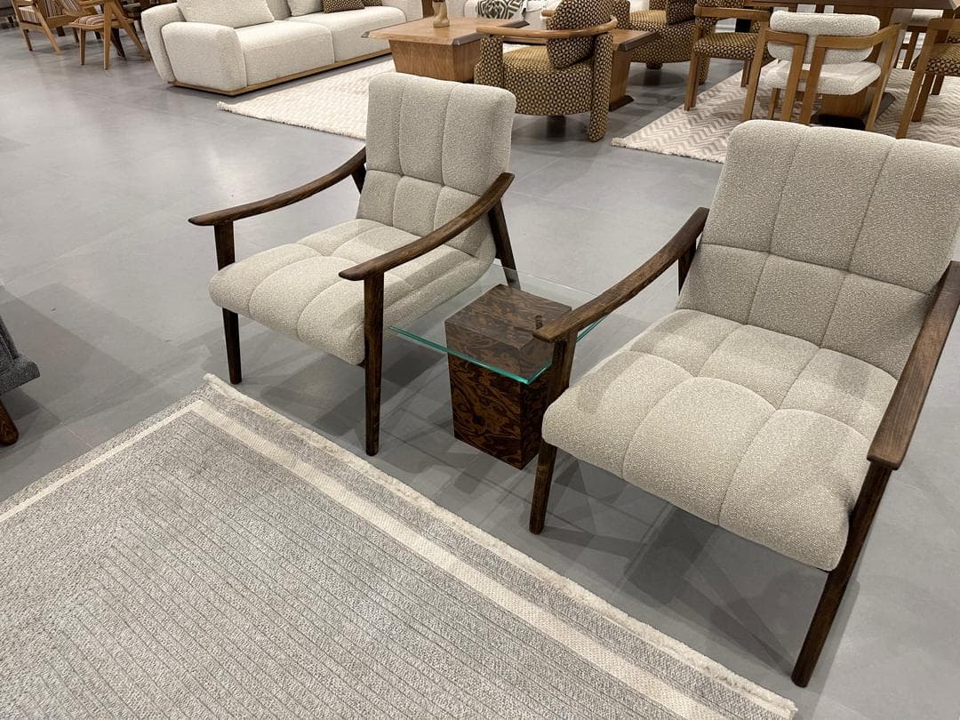 درباره آنیسا چوب